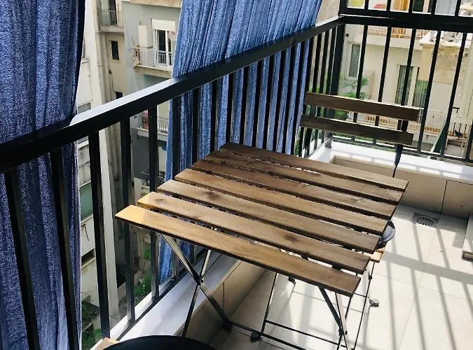 Petrus With Balcony Apartament *